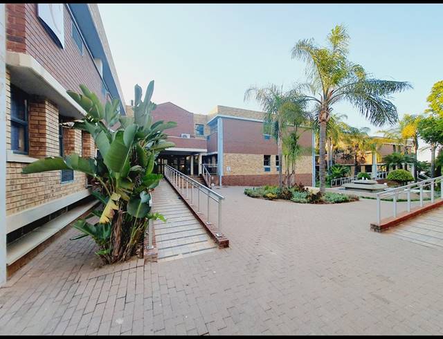 1,230.10M² OFFICE TO LET IN HALFWAY HOUSE